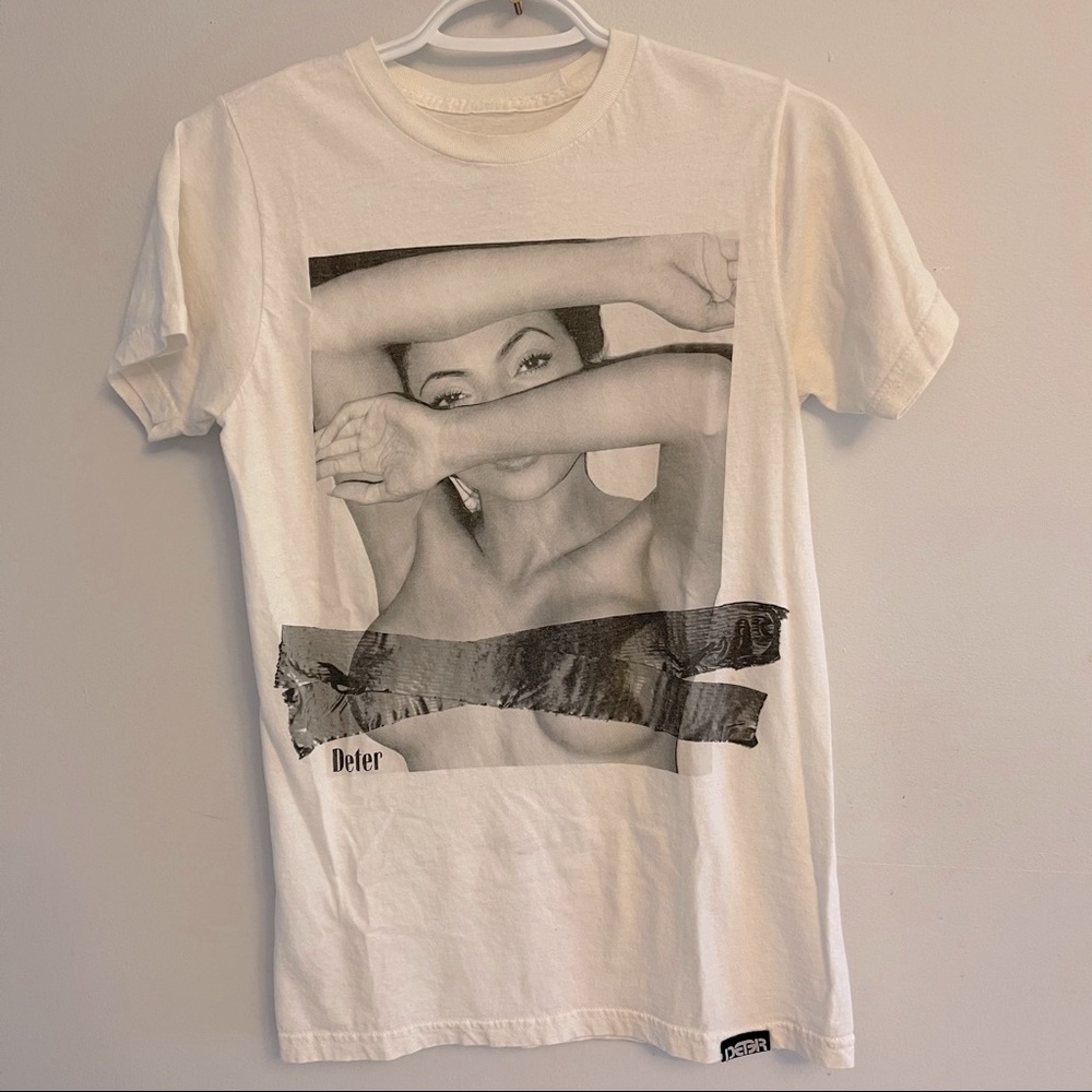 Deter Clothing Sexy Model T-Shirt
